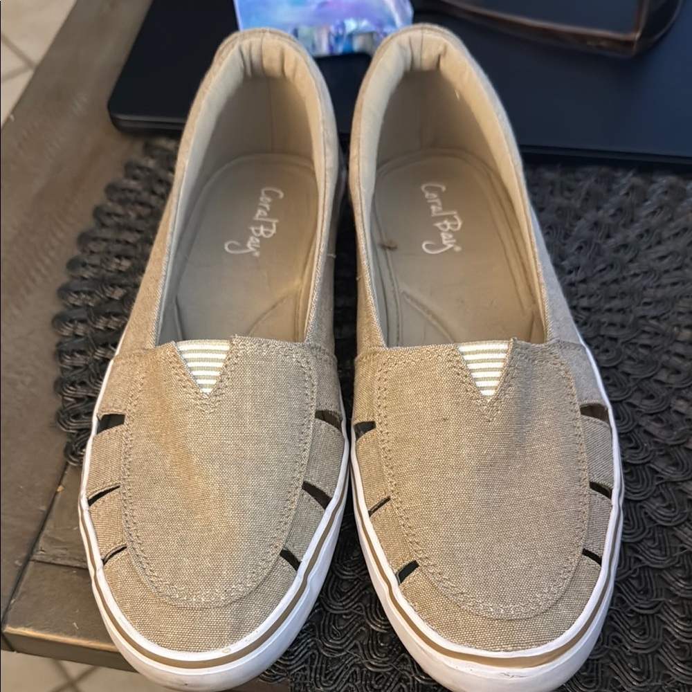 Coral Bay Tan Loafers with Woven Design